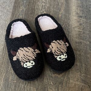 Cozy Black Slippers with Cute Highland Cow Design